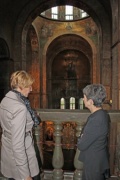 Nationalratspräsidentin Mag.a Barbara Prammer (re.) beim Besuch der Sophienkathedrale (UNESCO-Weltkulturerbe)
