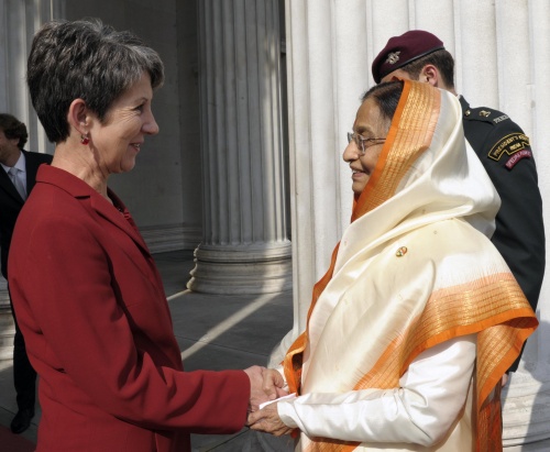 Nationalratspräsidentin Mag.a Barbara Prammer begrüßt die indische Staatspräsidentin Pratibha Patil