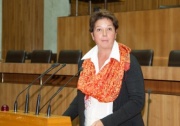 Angela Lueger - Nationalratsabgeordnete der SPÖ am Rednerpult