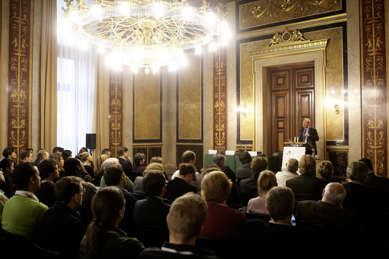 Sir Tim Berners-Lee am Rednerpult