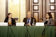 Podium v.li.: Anke Domscheit-Berg, Sir Tim Berners-Lee und Dr.in Daniela Kraus - fjum_forum journalismus und medien wien