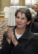 Nationalratspräsidentin Mag.a Barbara Prammer mit dem 'Order of the Teaspoon'