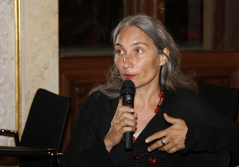 Petra Unger am Mikrofon