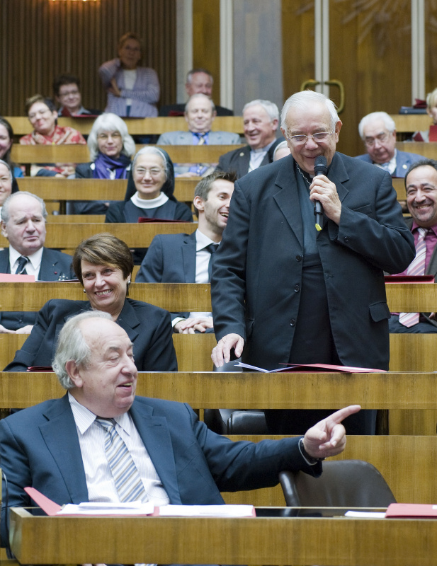 Fritz Neugebauer - Zweiter Präsident des Nationalrates, kommentiert die Wortmeldung von Bischof Maximilian Aichern.
