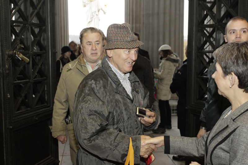 Nationalratspräsidentin Mag.a Barbara Prammer begrüßt die ersten Gäste