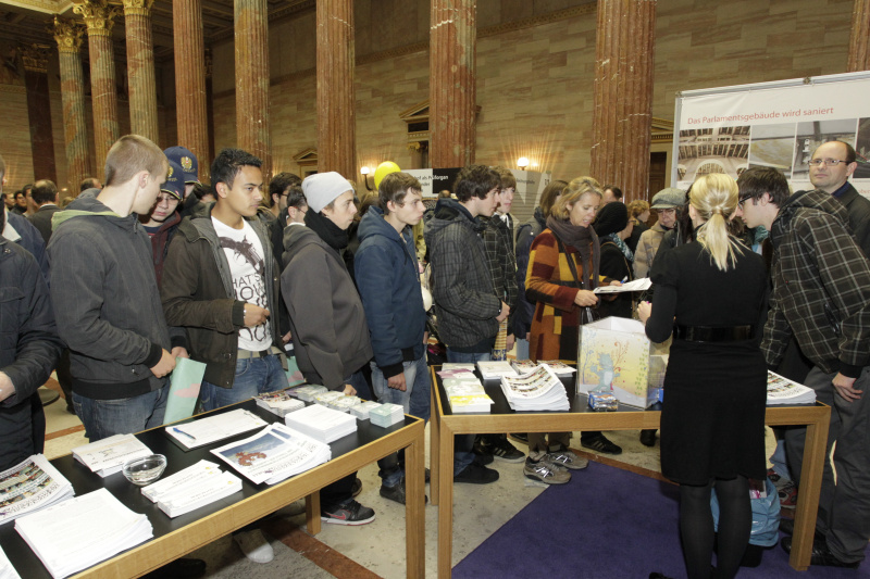 Blick in Richtung Besucherinnen und Besucher