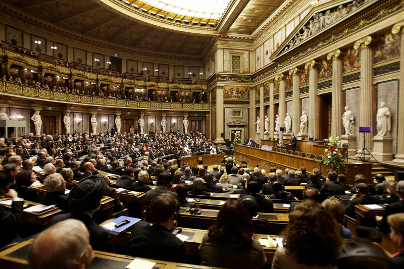 Dr.Josef Moser - Rechnungshofpräsident am Rednerpult