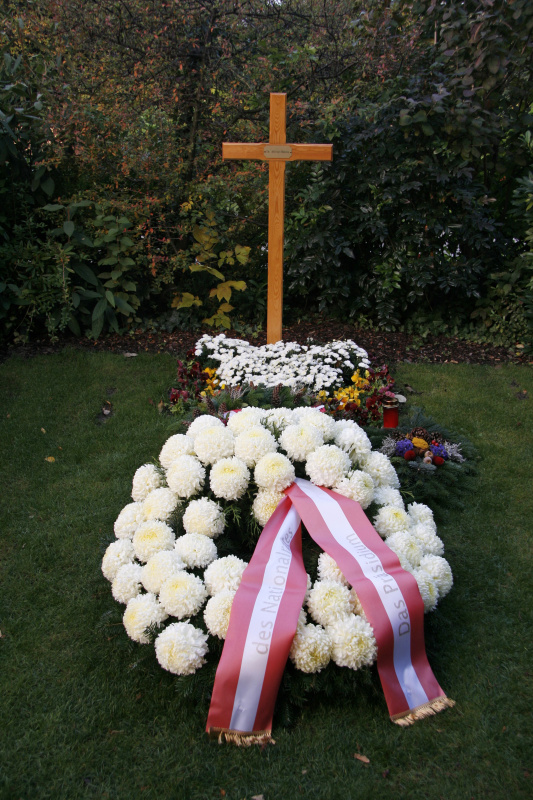 Grab von Dr. Alfred Maleta am Zentralfriedhof