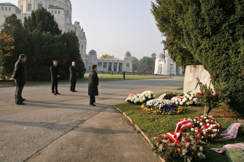 Kranzniederlegung durch Nationalratspräsidentin Mag.a Barbara Prammer am Grab von Leopold Kunschak