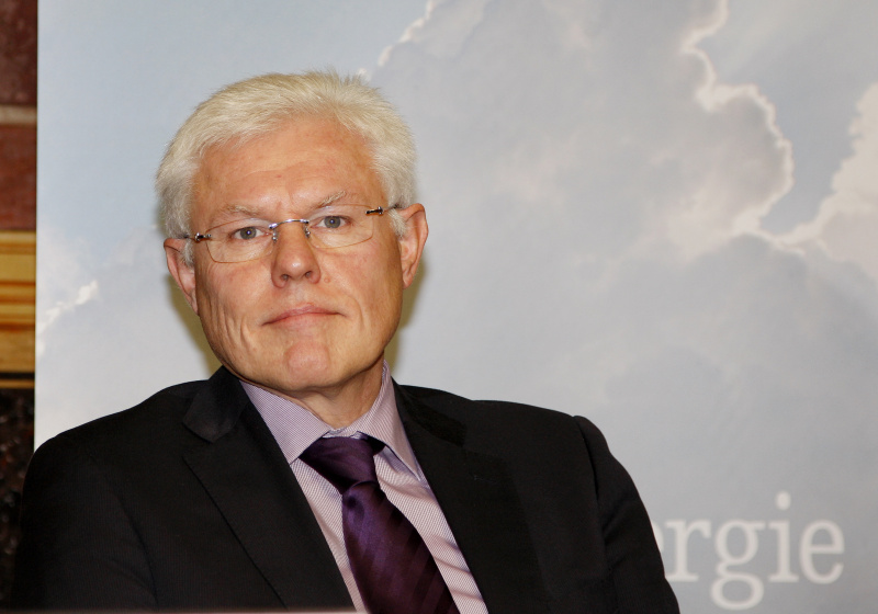 Werner Neubauer - Abgeordneter zum Nationalrat am Podium