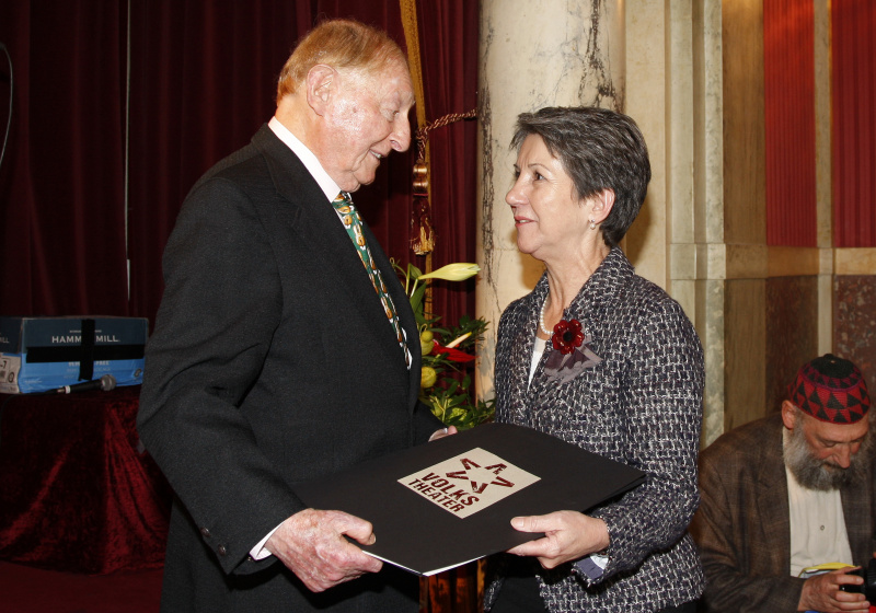 Walter Arlen und Mag.a Barbara Prammer - Praesidentin des Nationalrates