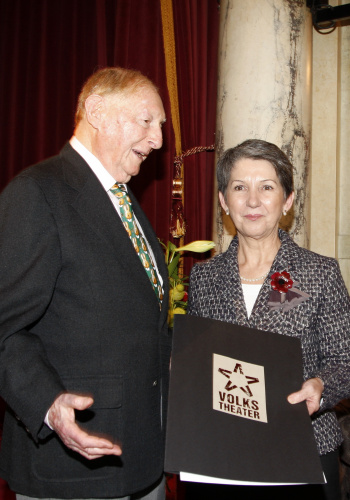 Walter Arlen und Mag.a Barbara Prammer - Praesidentin des Nationalrates