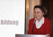Mag.a Elisabeth Schindler-Müller - Parlamentsdirektion am Rednerpult