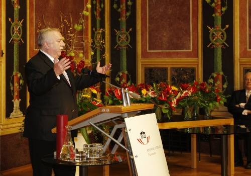 Dr. Michael Häupl - Bürgermeister von Wien am Rednerpult