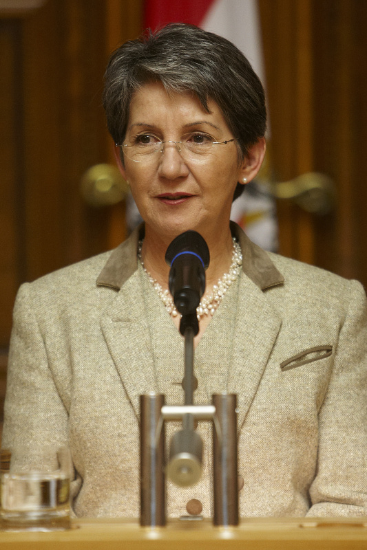 Mag.a Barbara Prammer - Präsidentin des Nationalrates am Rednerpult