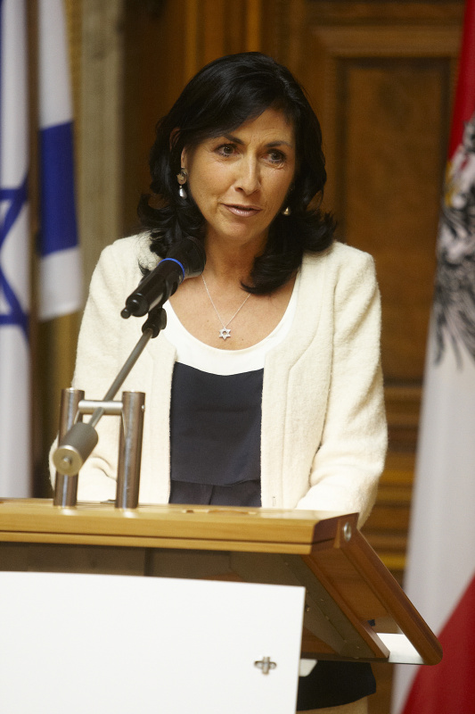 Dr.in Danielle Spera - Direktorin des Jüdischen Museums Wien am Rednerpult