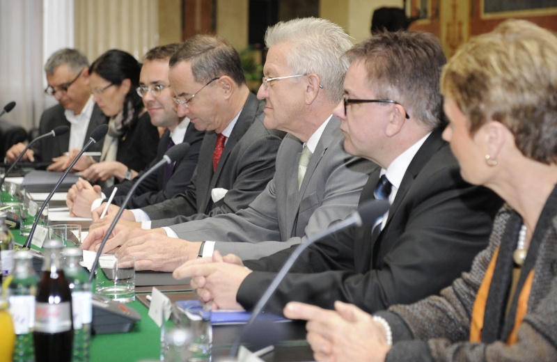 Aussprache. Delegation aus Baden-Württemberg mit Winfried Kretschmann - Ministerpräsident von Baden-Württemberg (3.v.re.)