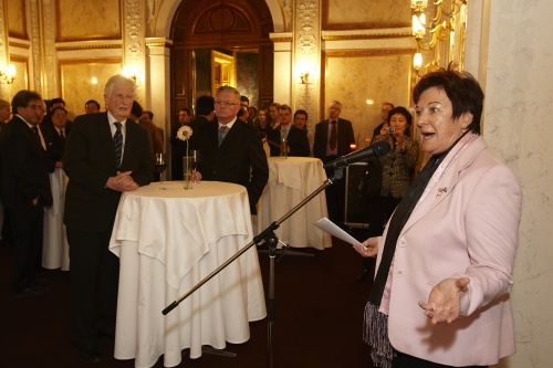 Bundesratspräsidentin Mag.a Susanne Neuwirth begrüßt die Gäste