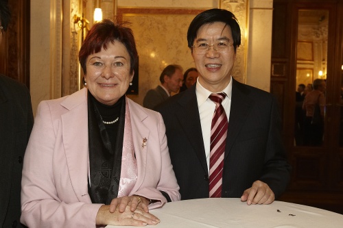 Bundesratspräsidentin Mag.a Susanne Neuwirth mit Minister Zhou Xinjian