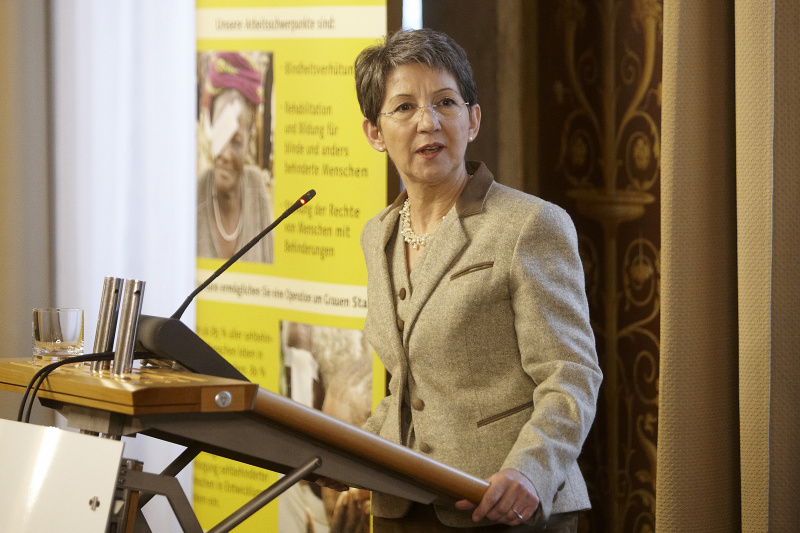 Mag.a Barbara Prammer - Präsidentin des Nationalrates am Rednerpult