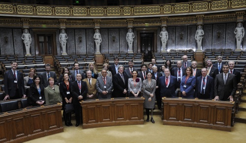 Gruppenfoto der Mitglieder des PV-UfM - Ausschusses für Energie, Umwelt und Wasser im Historischen Sitzungssaal
