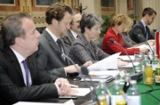 Aussprache. Österreichische Delegation mit Helfried Carl (2.v.li.), Nationalratspräsidentin Mag.a Barbara Prammer und MitarbeiterInnen der Parlamentsdirektion