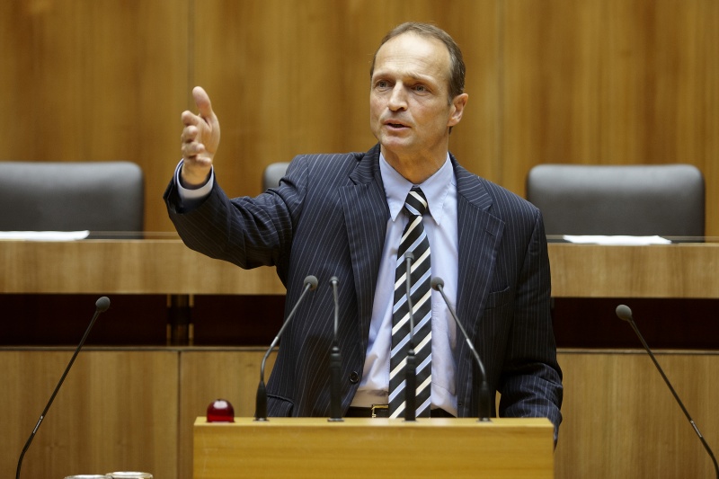 Mag.Wolfgang Gerstl, Nationalratsabgeordneter der ÖVP, am Rednerpult