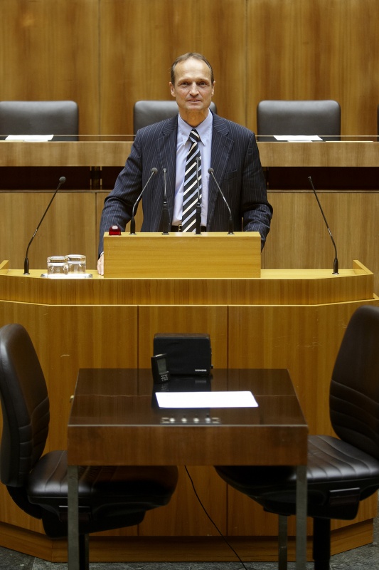 Mag.Wolfgang Gerstl, Nationalratsabgeordneter der ÖVP, am Rednerpult