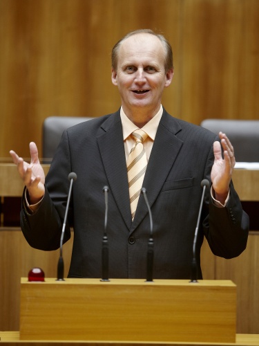 Erwin Preiner, Nationalratsabgeordneter der SPÖ am Rednerpult