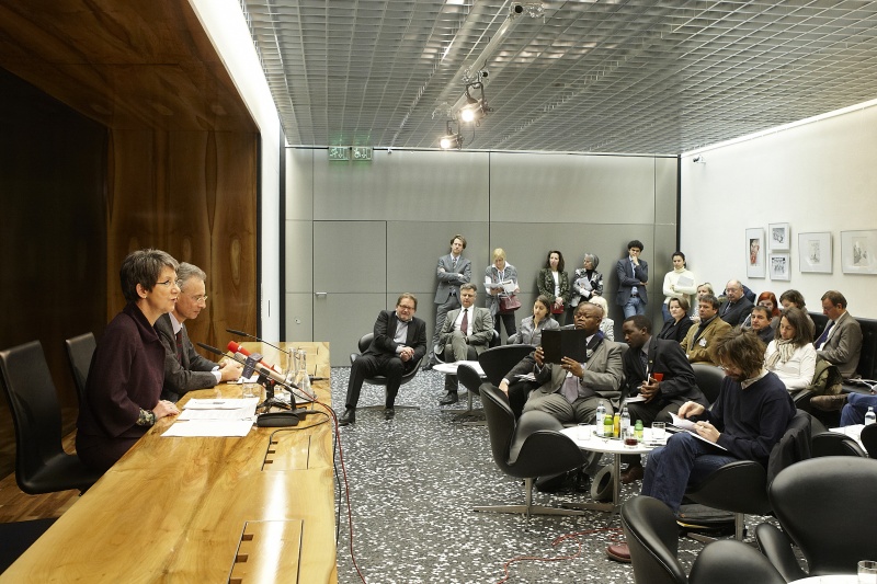 v.li. Nationalratspräsidentin Barbara Prammer mit Parlamentspräsident Georg Posch am Podium