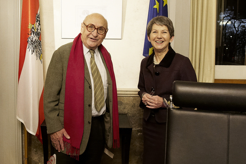 v.li.: Architekt und Karikaturist Gustav Peichl und Nationalratspräsidentin Barbara Prammer