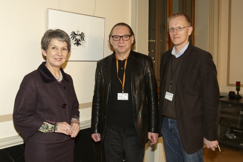 v.li.: Nationalratspräsidentin Barbara Prammer, Karikaturist Silvio Raos und Johannes Huber