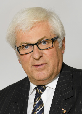 Portraitfoto von Josef Steinkogler