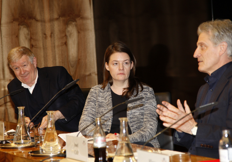 Am Podium v.li. Falter-Chefredakteur Armin Thurnher, Redakteurin der Kleinen Zeitung Eva Weissenberger und Klubobmann Josef Cap (S)
