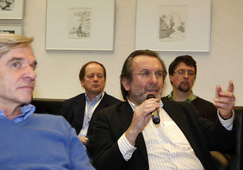 Ein Veranstaltungsteilnehmer am Wort