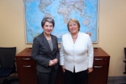 v.li. Nationalratspräsidentin Barbara Prammer mit der geschäftsführenden Direktorin der UN-Frauen-Organisation UN Women Michelle Bachelet