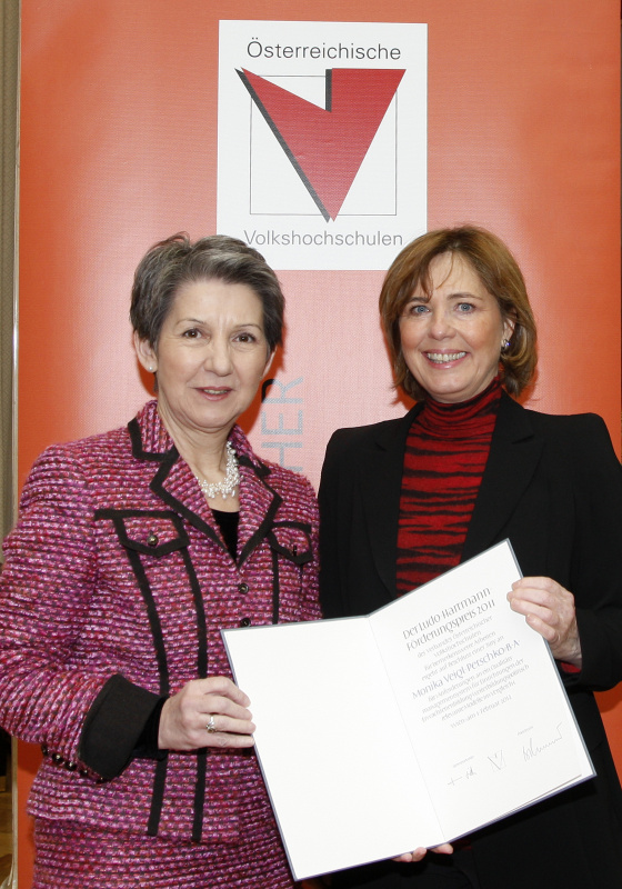 v.li. Nationalratspräsidentin Barbara Prammer und Förderungspreisträgerin Monika Veigl-Petschko