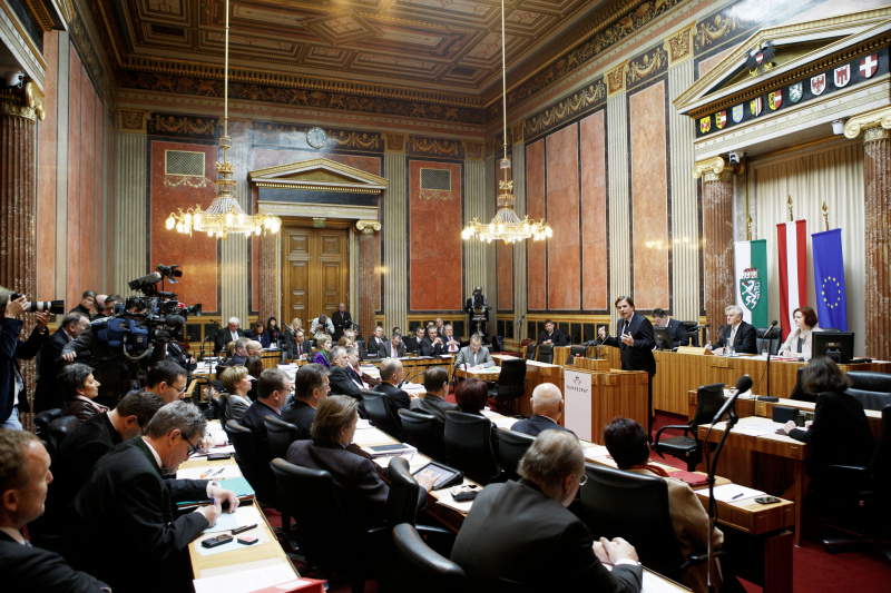 Landeshauptmann der Steiermark Franz Voves am Rednerpult