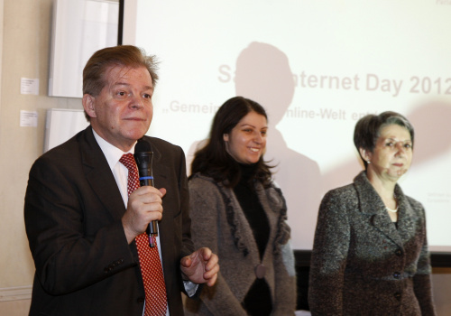 v.li. Nationalratsabgeordneter Johann Maier (S), Bundesrätin Muna Duzdar (S) und Nationalratspräsidentin Barbara Prammer