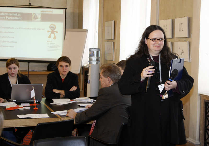 ÖIAT Vorsitzende Barbara Buchegger am Wort