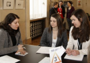 Bundesrätin Muna Duzdar im Gespräch mit den VeranstaltungsteilnehmerInnen