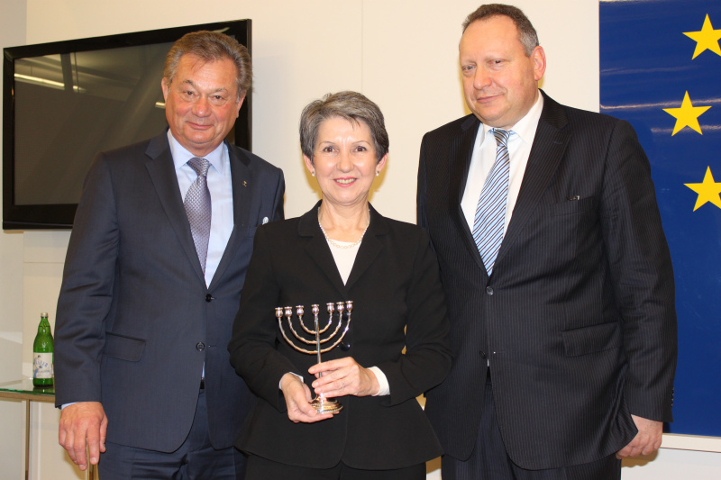 v.li. Victor Wagner, Präsident B’nai B’rith Österreich, Nationalratspräsidentin Barbara Prammer und  Ralph Hofmann, Präsident B’nai B’rith Europa