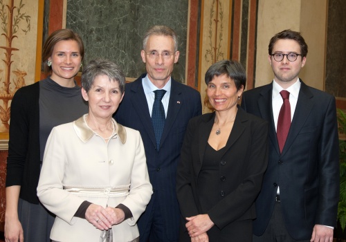 v.li. Johanna Posch, Nationalratspräsidentin Barbara Prammer, Parlamentsdirektor Georg Posch, Helga Posch und Leonhard Posch