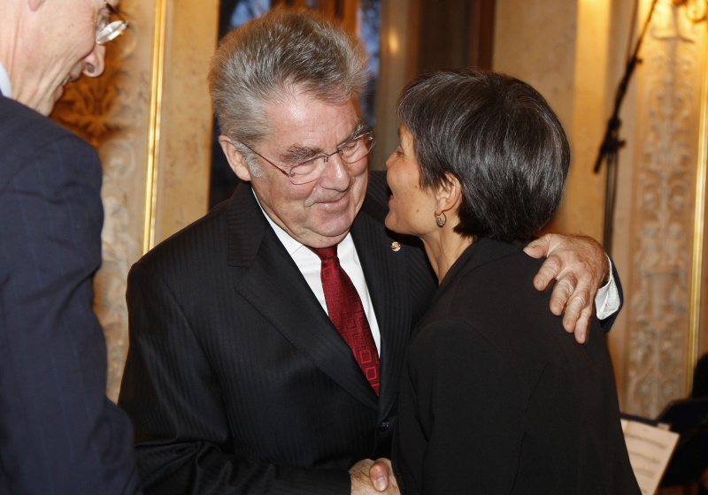 v.li. Bundespräsdient Heinz Fischer und Helga Posch