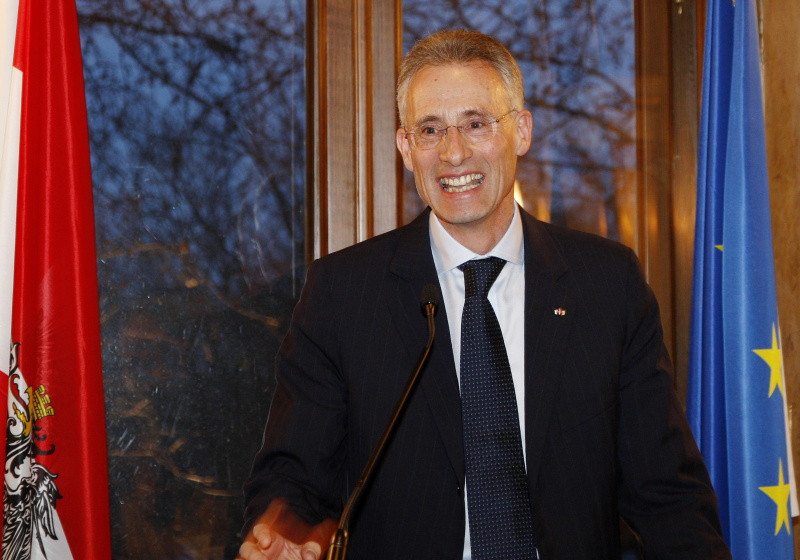 Parlamentsdirektor Georg Posch am Rednerpult