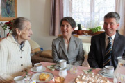 von links: Franziska Jägerstätter, Nationalratspräsidentin Barbara Prammer und der Bürgermeister von St. Radegund, Simon Sigl