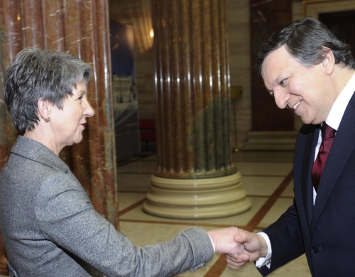 Nationalratspräsidentin Barbara Prammer begrüßt den Präsidenten der Europäischen Kommission José Manuel Barroso