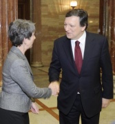 Nationalratspräsidentin Barbara Prammer verabschiedet den Präsidenten der Europäischen Kommission José Manuel Barroso