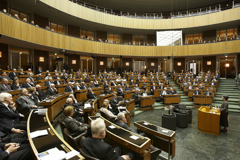 Nationalratspräsidentin Barbara Prammer am Rednerpult