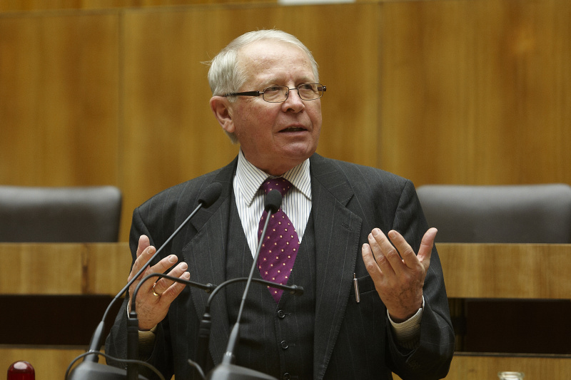 Direktor der Österreichischen Akademie der Wissenschaften Ernst Bruckmüller am Rednerpult